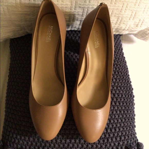 Michael Kors flex pumps - Picture 4 of 5